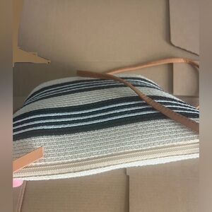 Polyester cross body purse 👛